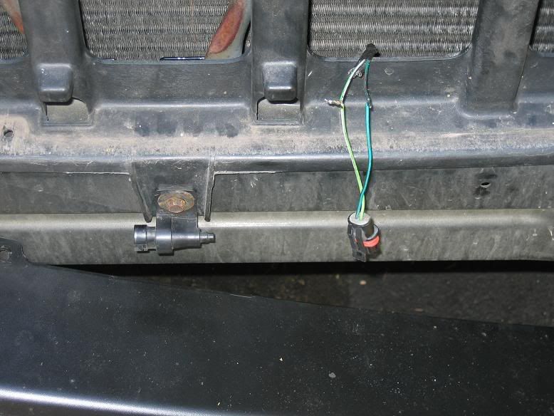 This is the ambient temp sensor, right? pic